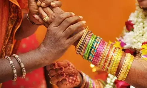 గాజులకు, గర్భాశయానికి సంబంధం ఏంటి..? డాక్టర్లు చెప్పింది ఇదే..!