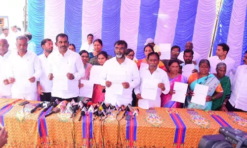 వనపర్తి జిల్లాలో బీఆర్ఎస్‌కు భారీ షాక్.. పార్టీకి రాజీనామా చేసిన కీలక నేతలు