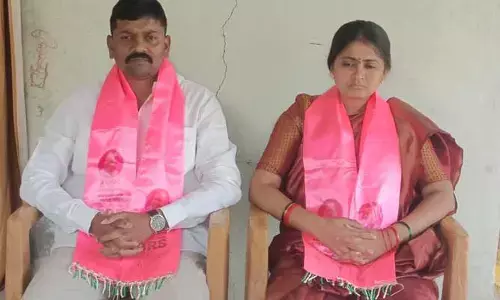 మహిళా దినోత్సవం మరుసటి రోజే కన్నీరు పెట్టిన దళిత మహిళా సర్పంచ్