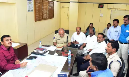 రైతులకు చెల్లించాల్సిన ప్రతి పైసా చెల్లించాలి: జిల్లా కలెక్టర్ శరత్