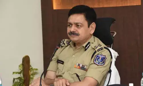 వీహెచ్‌పీ నేతకు రాచకొండ సీపీ బెదిరింపులు