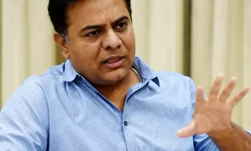 కవితను ఈడీ ప్రశ్నిస్తున్న వేళ కేటీఆర్ ఆసక్తికర ట్వీట్!