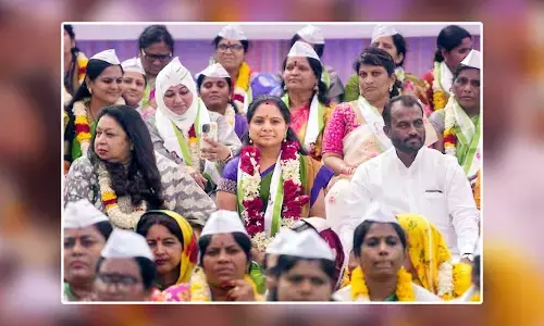 ఢిల్లీలో ముగిసిన కవిత దీక్ష.. నిమ్మరసం ఇచ్చిన సీపీఐ నారాయణ