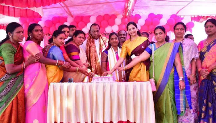 బండి సంజయ్ పై మంత్రి మల్లారెడ్డి ఫైర్ బండి సంజయ్ పై మంత్రి మల్లారెడ్డి ఫైర్