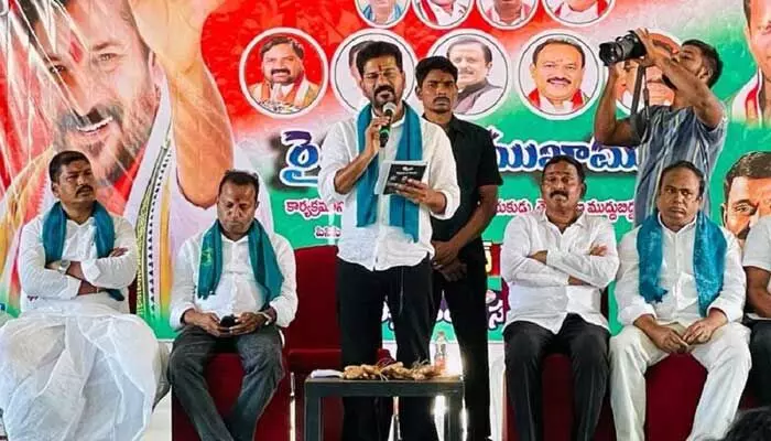 ఎకరానికి 15వేలు ఆర్ధిక సహాయం ప్రకటించిన కాంగ్రెస్.. ఎకరానికి 15వేలు ఆర్ధిక సహాయం ప్రకటించిన కాంగ్రెస్..