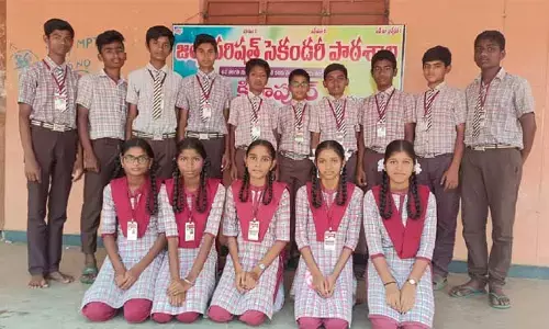 గత ఎనిమిది సంవత్సరాలుగా జిల్లా టాప్ ఆ పాఠశాల విద్యార్థులు..