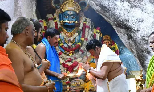 కొమురవెల్లి మల్లన్న సన్నిధిలో మంత్రి తలసాని