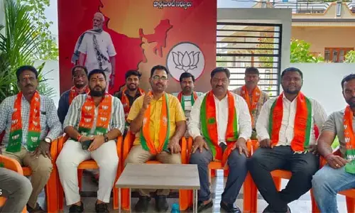 ఎమ్మెల్సీ కవితను బీఆర్ఎస్ పార్టీ నుండి ఎమ్మెల్సీ పదవి నుండి బర్తరఫ్ చేయాలి..
