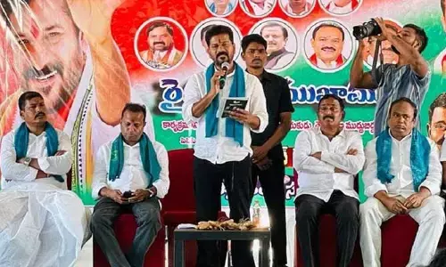 ఎకరానికి 15వేలు ఆర్ధిక సహాయం ప్రకటించిన కాంగ్రెస్..