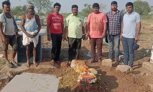 Dhone: అంత్యక్రియలకు చేయూత