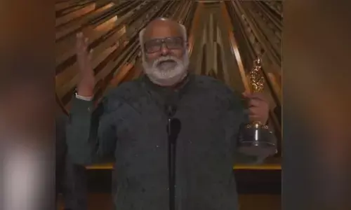 oscars 2023-Naatu Naatu: ఆస్కార్ అవార్డ్ అందుకుంటున్న వేళ కీరవాణి ఎమోషనల్
