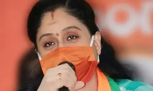 కేసీఆర్ ఆరోగ్యంపై విజయశాంతి వివాదస్పద వ్యాఖ్యలు