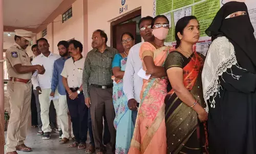 జడ్చర్లలో ఎమ్మెల్సీ ఎన్నికల కేంద్రాన్ని పర్యవేక్షించిన జిల్లా ఎస్పీ నరసింహ