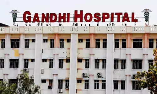 గాంధీ ఆస్పత్రిలో వ్యక్తి ఆత్మహత్య