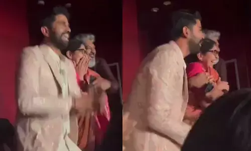 ఆస్కార్ వేదికపై కౌగిలింతలతో ఉక్కిరిబిక్కిరైన రమా రాజమౌళి.. ఇంతకూ చేసిందెవరంటే..!