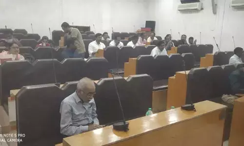 బల్దియా గ్రీవెన్స్‌ సెల్‌కు అధికారుల డుమ్మా.. కమిషనర్‌ లేకపోతే అంతే..