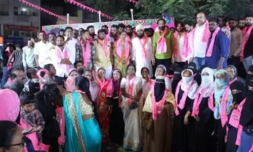 బీఆర్ఎస్ గూటికి కాంగ్రెస్ కార్పొరేటర్ అభ్యర్థి