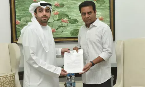 యూఏఈ రాయబారి అబ్దుల్ నసీర్ అల్శాలికి మంత్రి కేటీఆర్ కీలక విజ్ఞప్తి