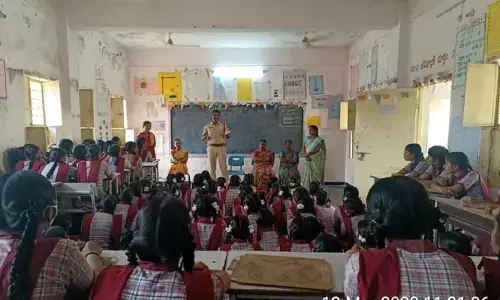 ‘వేధిస్తే 100కి కాల్ చేయండి’