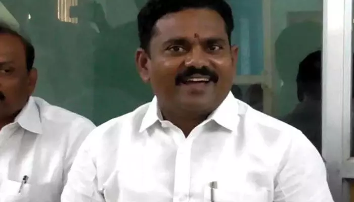‘అసెంబ్లీ సమావేశాలకు చంద్రబాబు హాజరు కావాలి’ ‘అసెంబ్లీ సమావేశాలకు చంద్రబాబు హాజరు కావాలి’