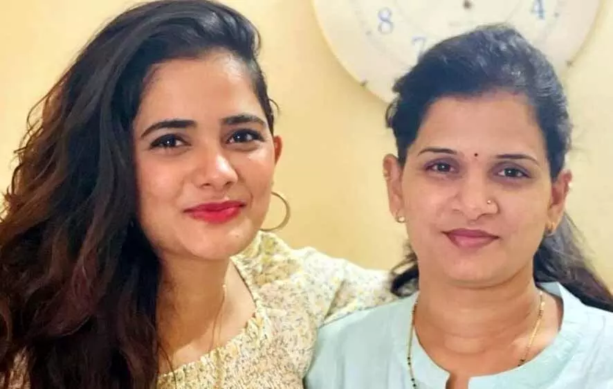 నటి భాగ్యశ్రీ సోదరి మర్డర్..? నటి భాగ్యశ్రీ సోదరి మర్డర్..?