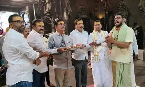 త్రయంబకేశ్వరంలో ప్రత్యేక పూజలు చేసిన మంత్రి, ఎమ్మెల్యేలు