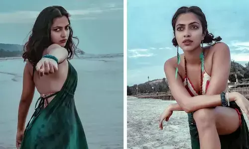 Amala Paul: బికినీలో కనిపిస్తూ అందాలు ఆరబోస్తున్న అమలా పాల్