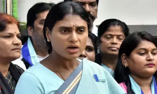 ఢిల్లీ జంతర్‌మంతర్ వద్ద షర్మిల ఆందోళన