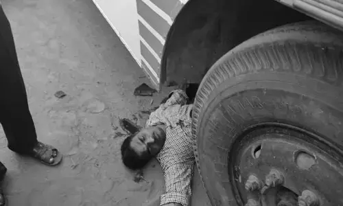 భార్యను డ్రాప్ చేసేందుకు వచ్చి మృత్యుఒడిలోకి..