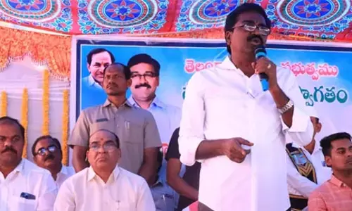 కొందరు కళ్లున్న కబోదిలా మాట్లాడుతున్నారు : పొంగులేటిపై మంత్రి అజయ్​ ఫైర్​