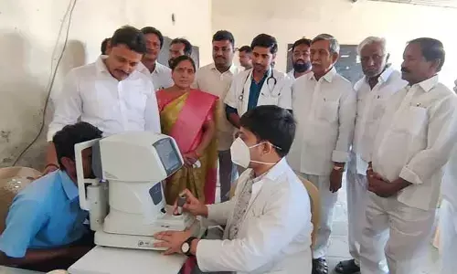 కంటి వెలుగు కార్యక్రమాన్ని పరిశీలించిన ఎమ్మేల్యే భగత్