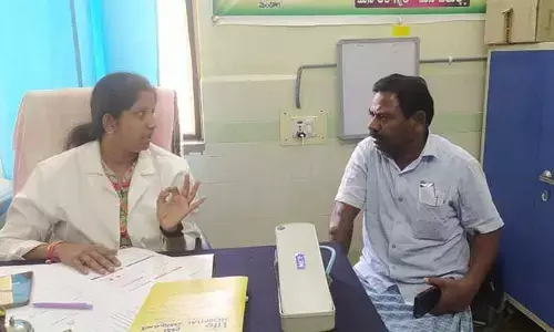 కుక్కల స్వైర విహారం.. ఒకే రోజు 12 మంది పై అటాక్..