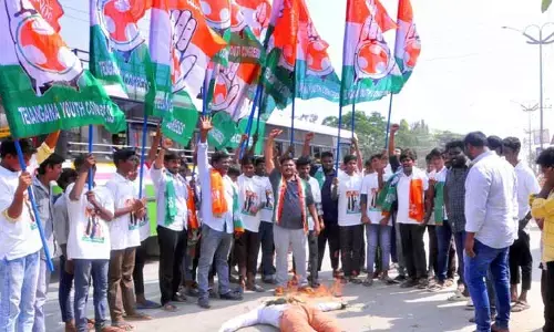 ఎంపీ ఉత్తమ్ కుమార్ రెడ్డి కుటుంబంపై ఆసత్య ఆరోపణలు మానుకోవాలి