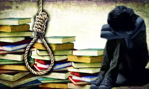 విద్యార్థుల ఆత్మహత్యలకు కారణం ఎవరు?