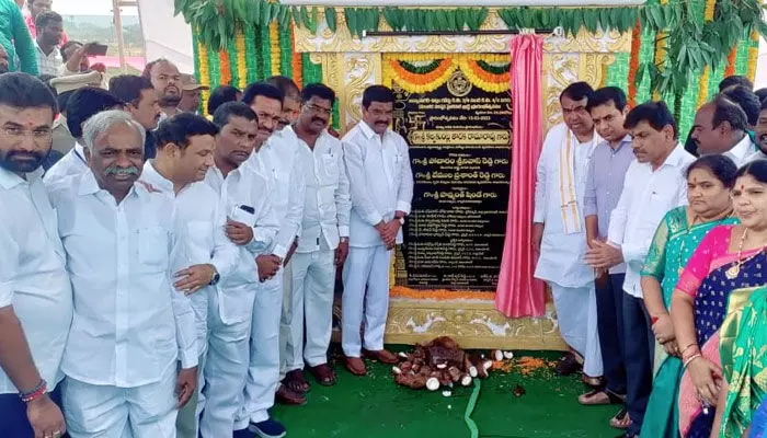 మంజీరా బ్రిడ్జిని ప్రారంభించిన మంత్రి కేటీఆర్ మంజీరా బ్రిడ్జిని ప్రారంభించిన మంత్రి కేటీఆర్