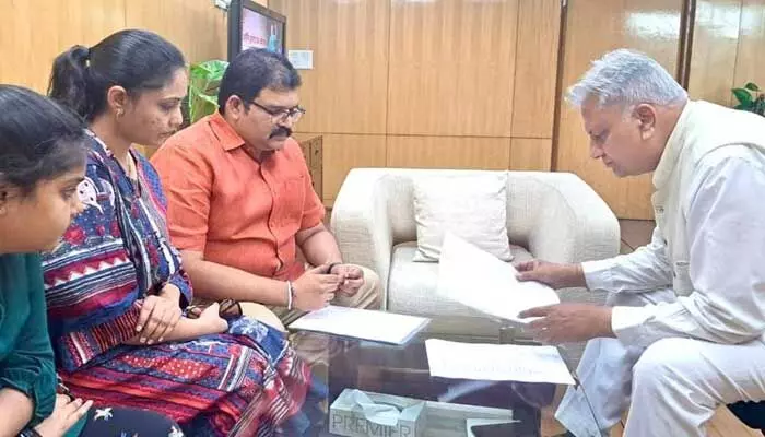 Pattabhi: నన్ను అక్రమంగా అరెస్ట్ చేసి చిత్రహింసలు పెట్టారు Pattabhi: నన్ను అక్రమంగా అరెస్ట్ చేసి చిత్రహింసలు పెట్టారు