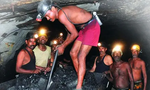 సింగరేణిలో ఎన్నికల సందడి షురూ