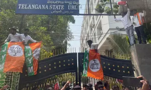 TSPSC: బీజేవైఎం నేతలపై కేసు నమోదు.. చంచల్‌గూడ జైలుకు తరలింపు