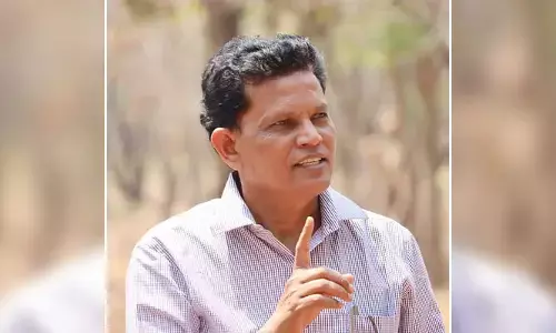 బంగారు కాదు.. అవినీతి తెలంగాణను తయారుచేసిర్రు: ఆకునూరి