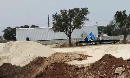 ‘అధికార పార్టీ నాయకుల్లో పెరుగుతున్న రాజకీయ కక్షలు’