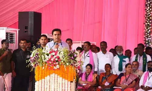 మహానటుడు మోడీని లండన్ పంపితే ఆస్కార్ వచ్చేది: మంత్రి కేటీఆర్