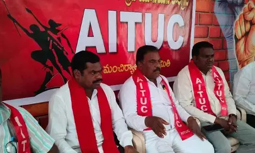 ప్రభుత్వ రంగ సంస్థల అమ్మకానికి వ్యతిరేకంగా పోరాడుదాం: బాలరాజు