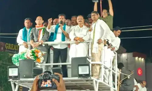 మంత్రి ప్రశాంత్ రెడ్డికి సవాల్ విసురుతున్నా స్పందించడం లేదు: రేవంత్ రెడ్డి