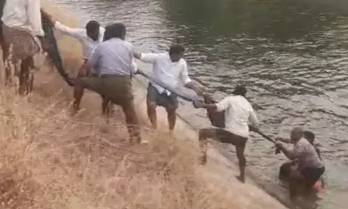 Kadapa: కాలువలో పడి తల్లీకూతురు మృతి