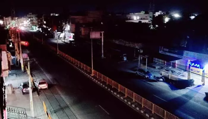 విద్యుత్చౌర్యం.. అందకారంలో పరిగి... విద్యుత్చౌర్యం.. అందకారంలో పరిగి...