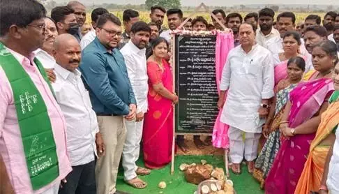 అభివృద్ధిలో తెలంగాణ నెంబర్ వన్ : మంత్రి ఇంద్రకరణ్ రెడ్డి అభివృద్ధిలో తెలంగాణ నెంబర్ వన్ : మంత్రి ఇంద్రకరణ్ రెడ్డి