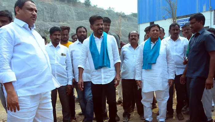 కాళేశ్వరం ప్రాజెక్టుపై భ్రమలు కల్పించి మార్కెటింగ్ చేసుకున్న కేసీఆర్ : రేవంత్ రెడ్డి కాళేశ్వరం ప్రాజెక్టుపై భ్రమలు కల్పించి మార్కెటింగ్ చేసుకున్న కేసీఆర్ : రేవంత్ రెడ్డి