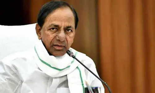 గులాబీ బాస్ కొంప ముంచేలా సొంత పార్టీ నేత సంచలన వ్యాఖ్యలు