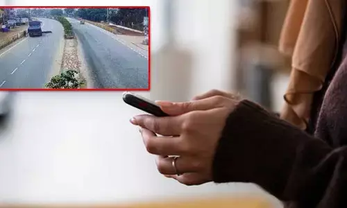 Allagadda: ఫోన్‌ మాట్లాడుతూ వివాహిత దుర్మరణం