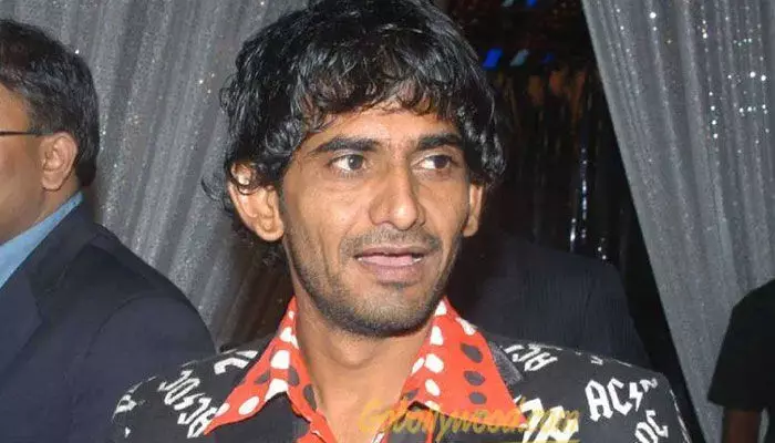 హోటల్ గదిలో యువతిపై అత్యాచారానికి పాల్పడిన స్టార్ కమెడియన్ హోటల్ గదిలో యువతిపై అత్యాచారానికి పాల్పడిన స్టార్ కమెడియన్